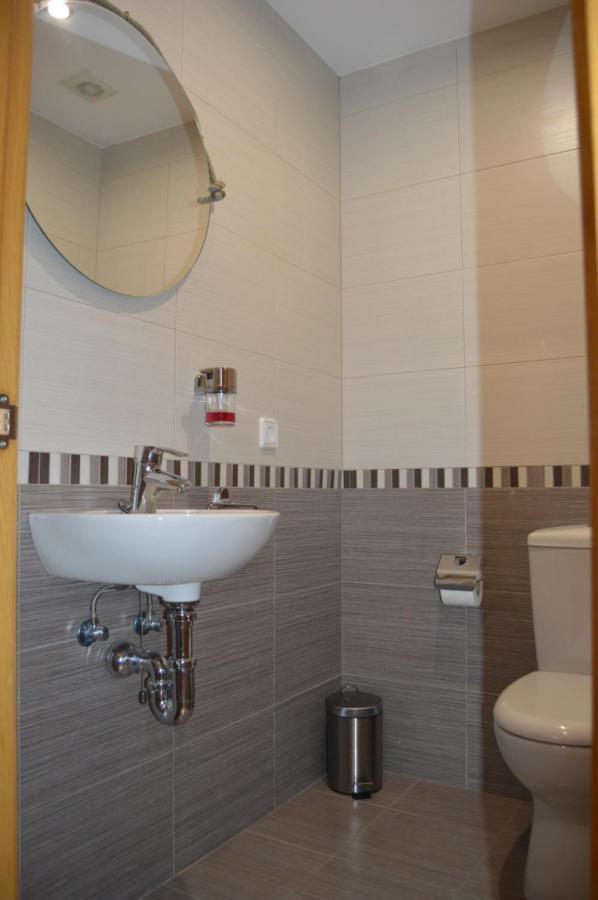 Apartamento Piscina Viena 罗萨斯 外观 照片